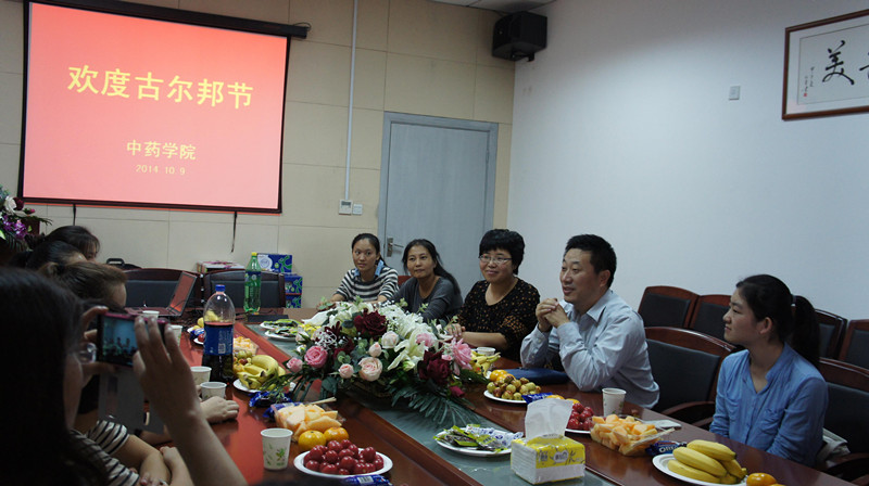 共庆民族节日  共襄和谐愿景――88娱乐城
“欢度古尔邦节”座谈会